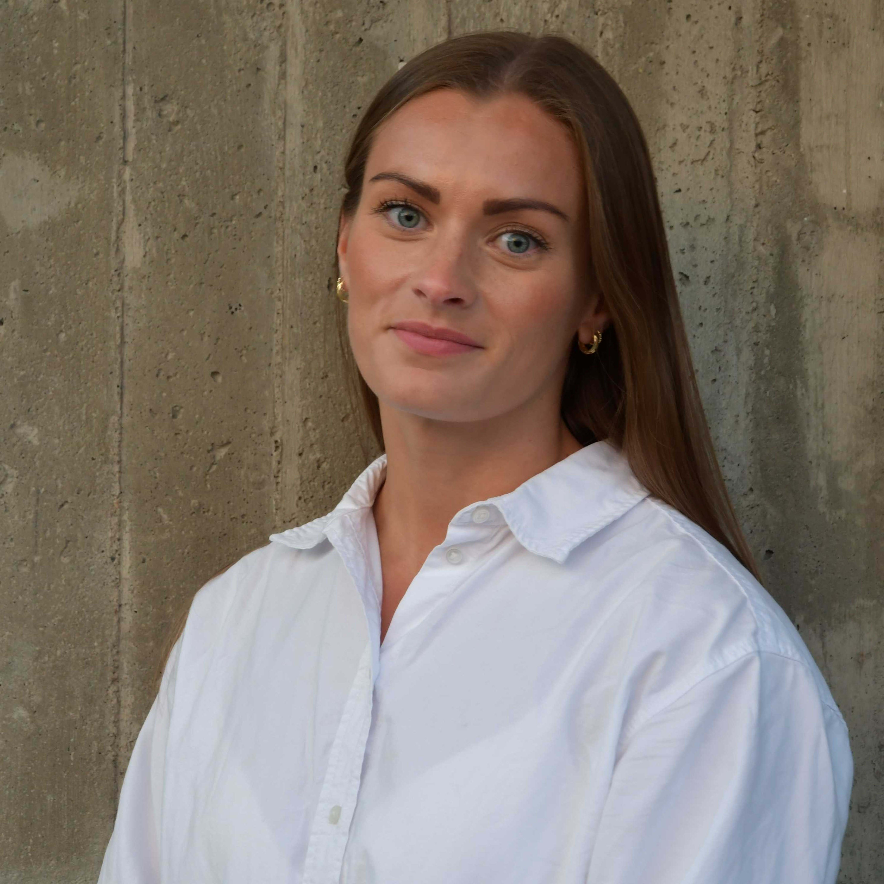 Julie Hillesland Avatar photo