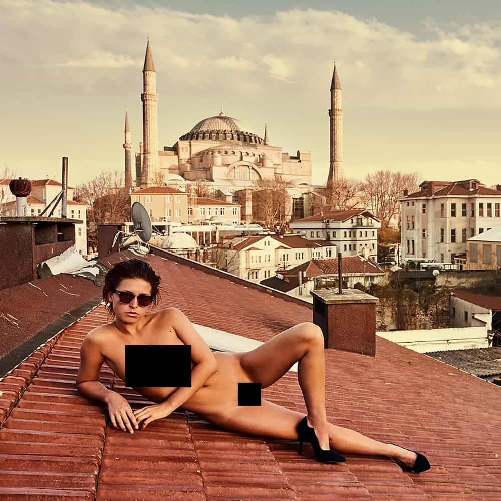 Controversial Playboy Model Apologized For Flashing Her Private Parts In A  Mosque In Turkey | Page 7 | Eyerys