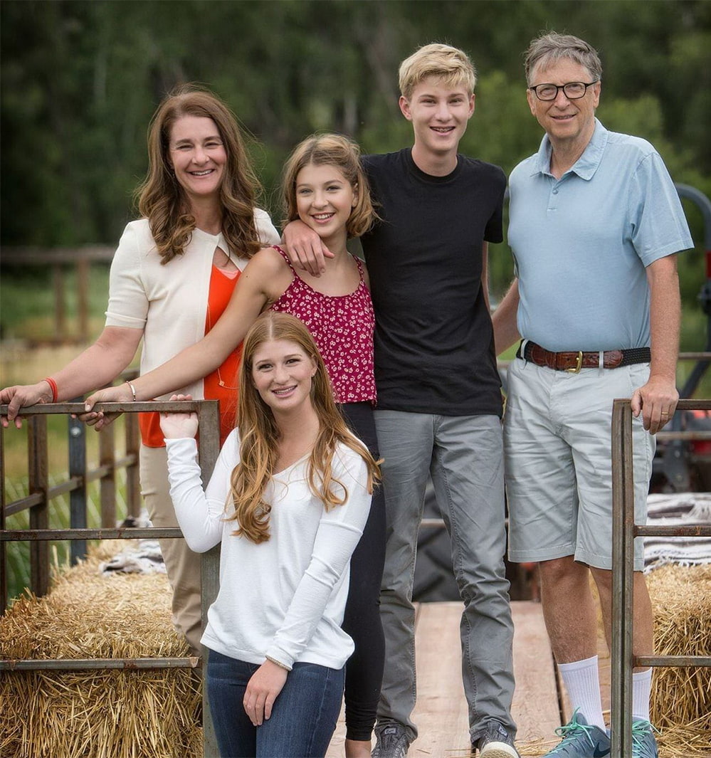 Bill, Melinda and their children: Jennifer, Phoebe and Rory Gates.