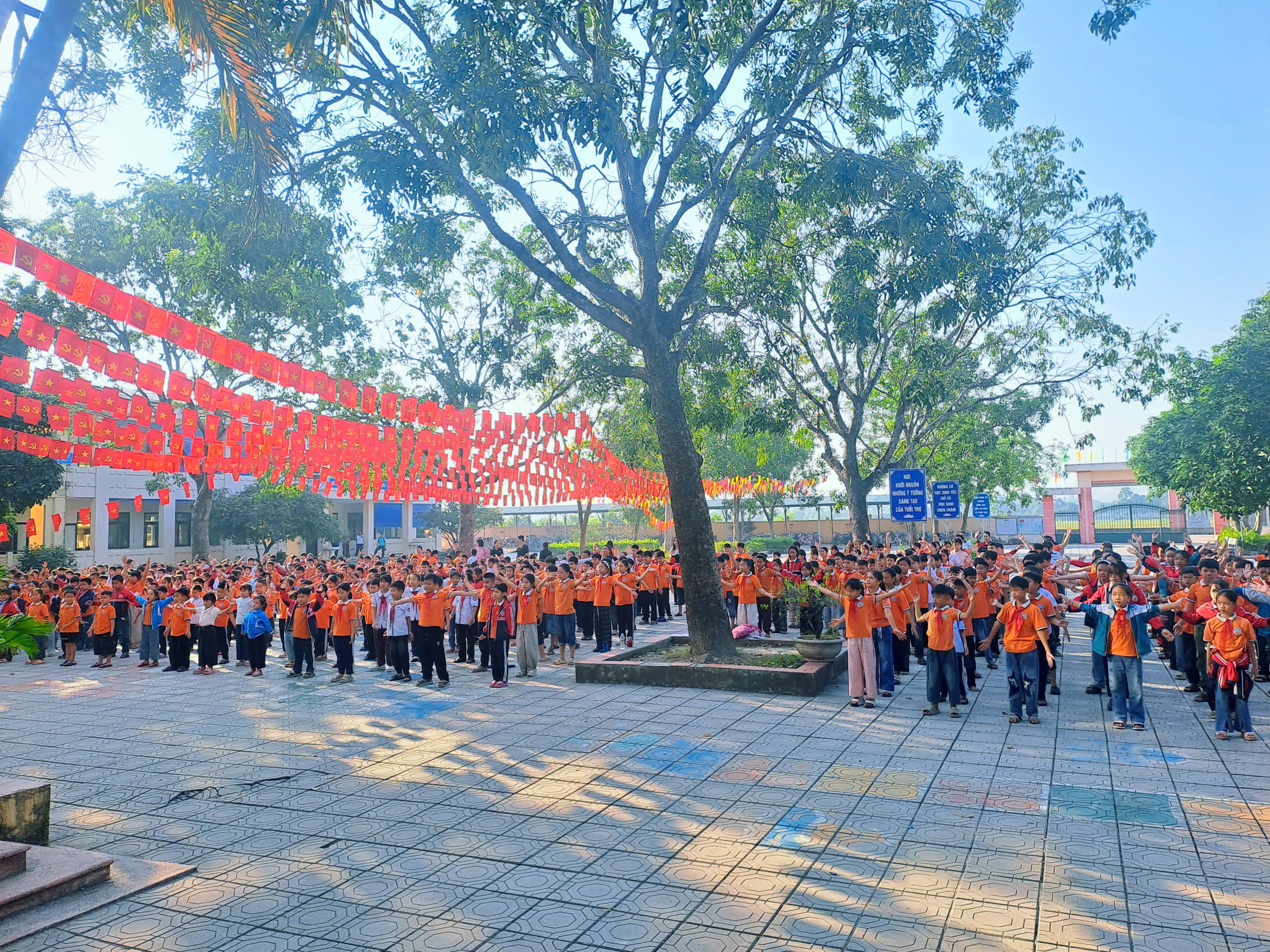 PHÂN HIỆU ĐỘI BÌNH **15 PHÚT THỂ DỤC ĐẦU GIỜ – KHỞI ĐỘNG NGÀY MỚI TRÀN ĐẦY NĂNG LƯỢNG**