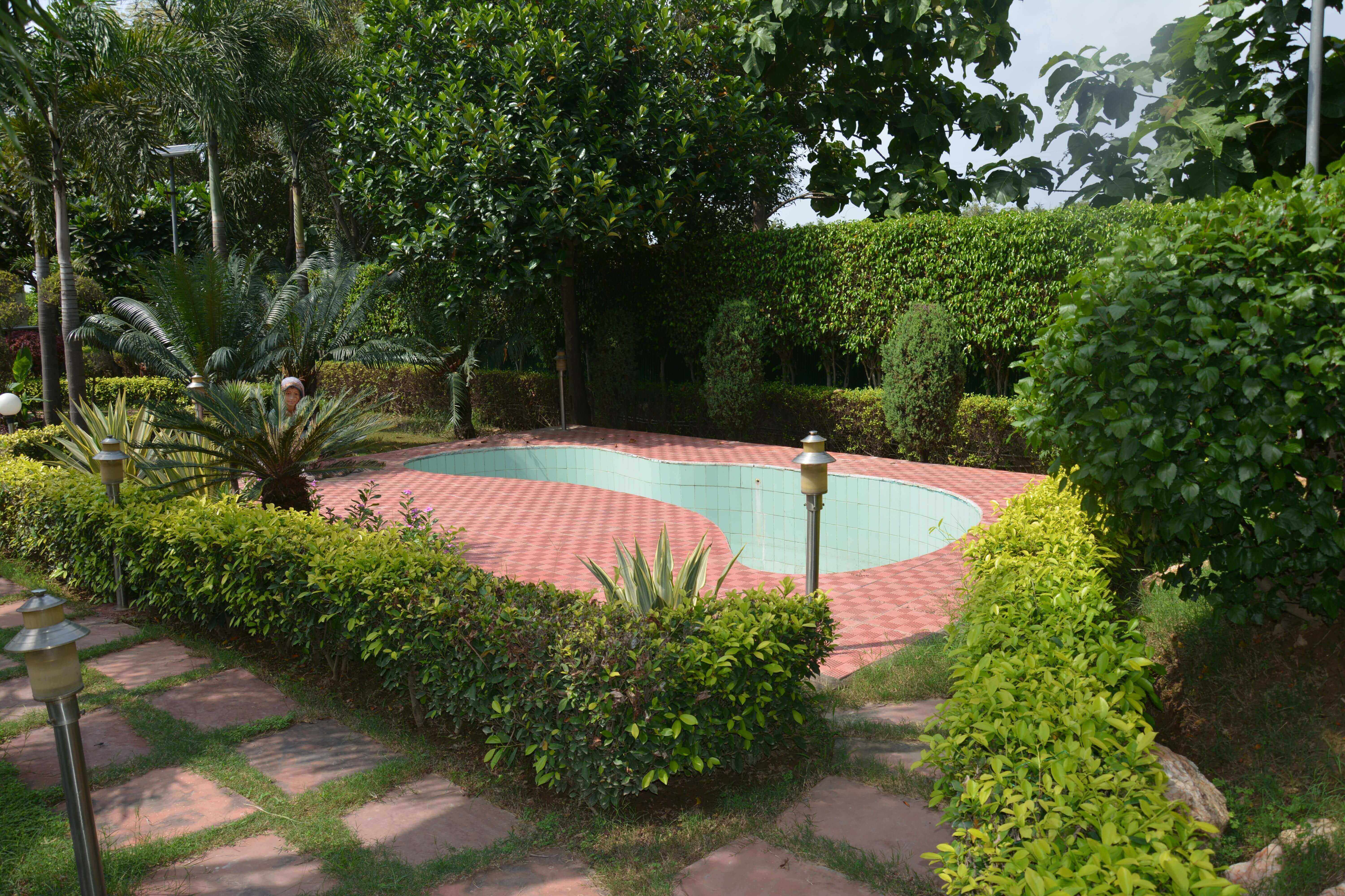 Luxury farmhouse for sale in Noida