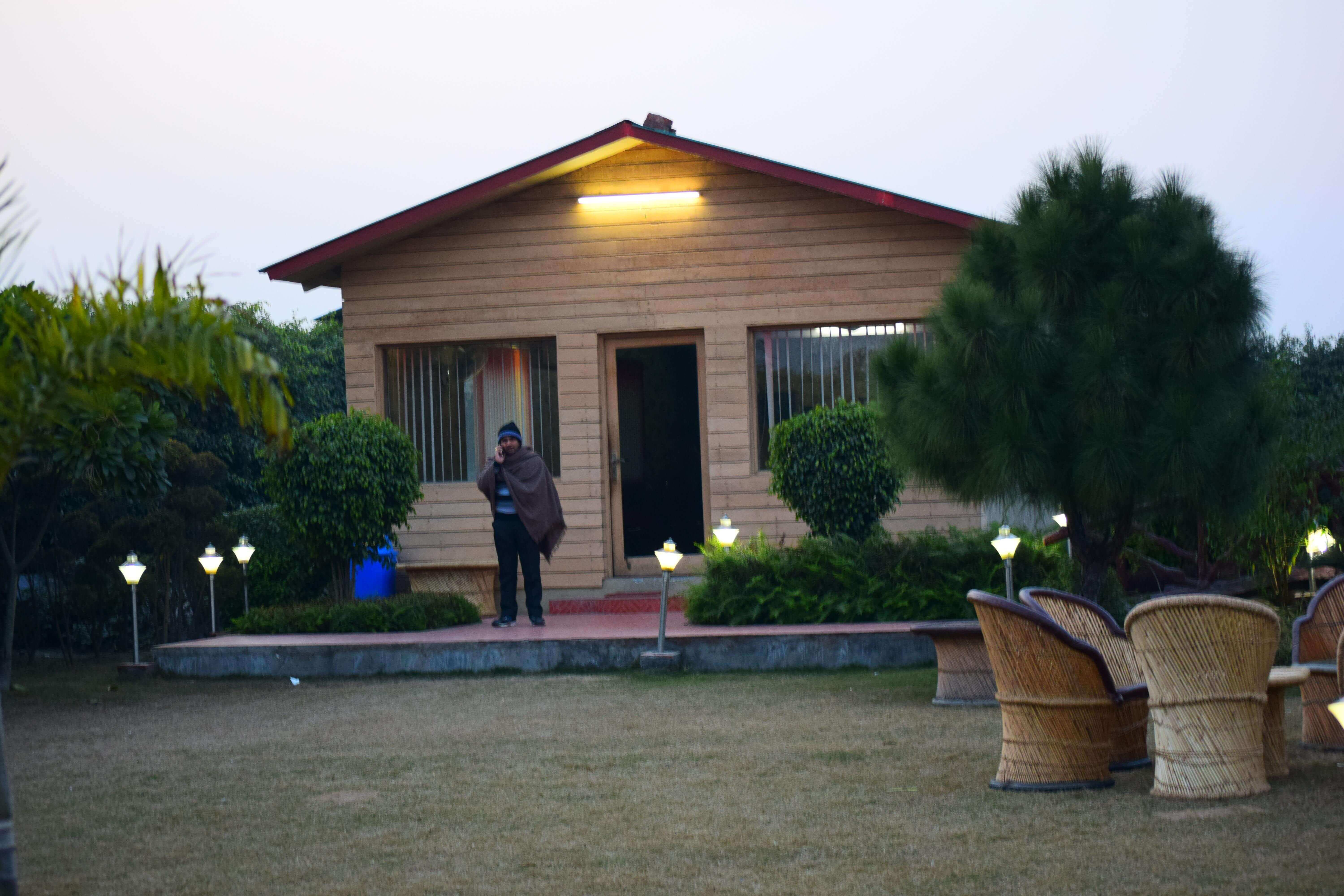 Green Beauty Farms Noida — farmhouse community view