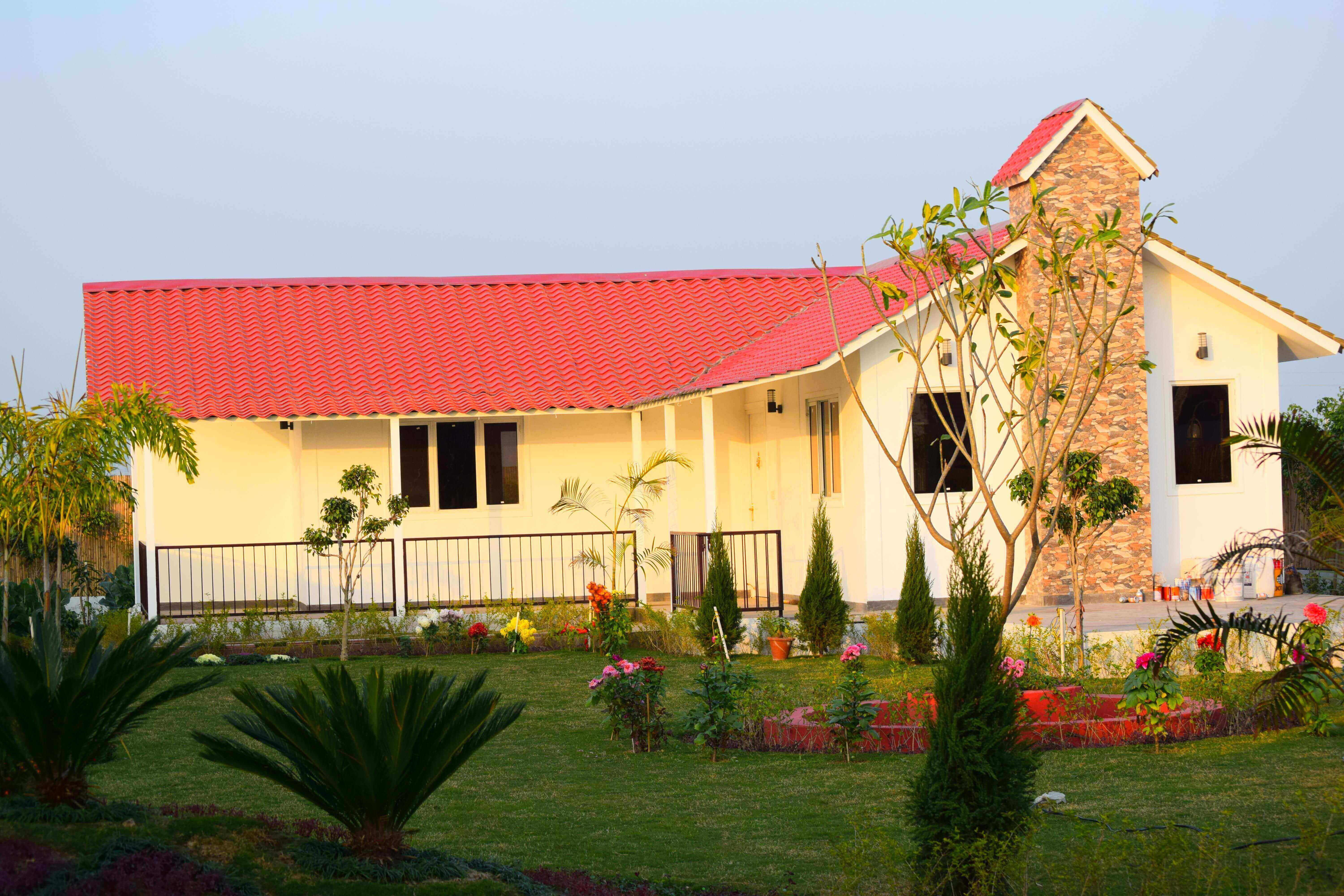 Green Beauty Farms Noida — farmhouse community view