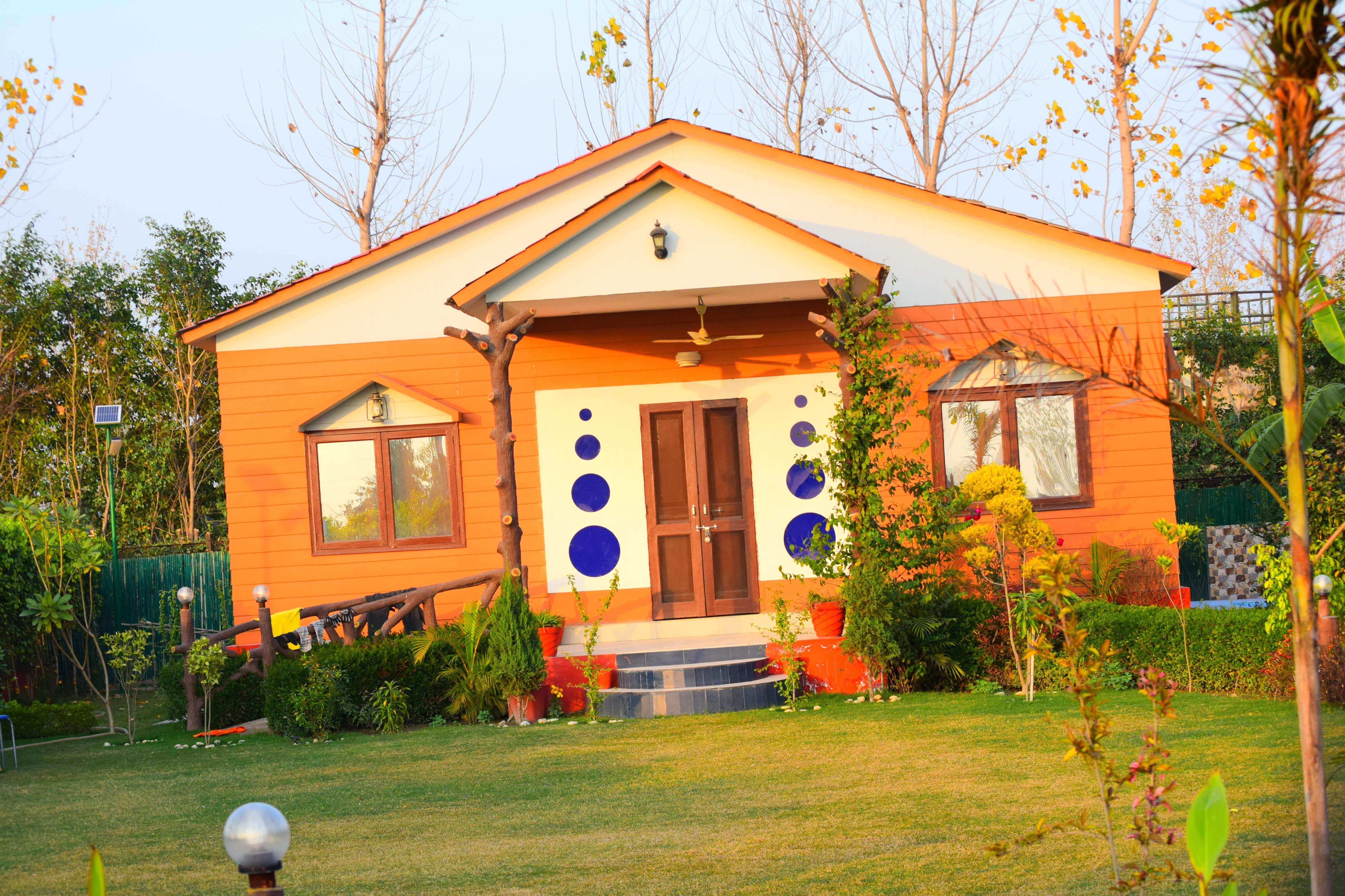 Farmhouse for sale in Noida — shaded machan