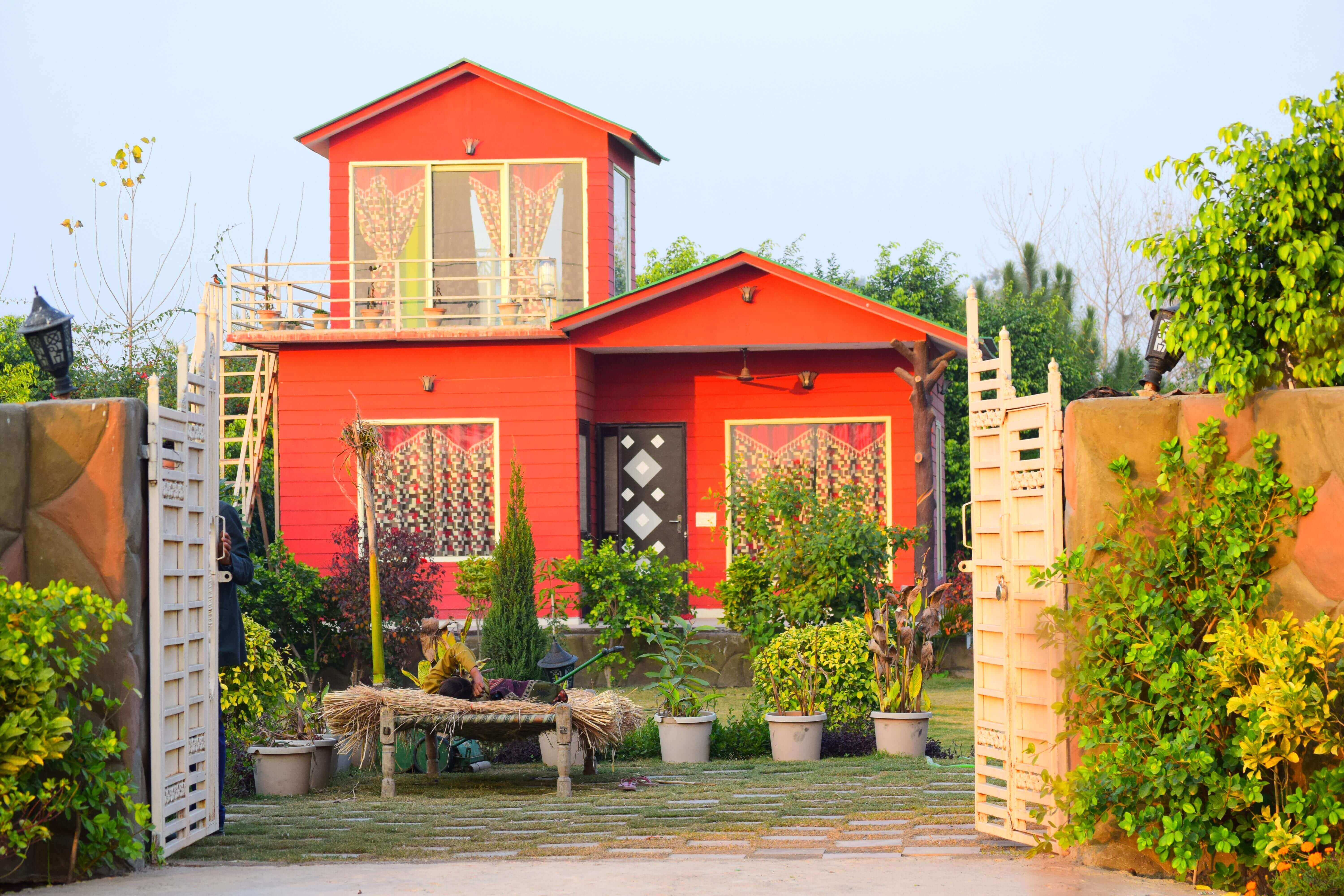 Green Beauty Farms — clubhouse and party lawn