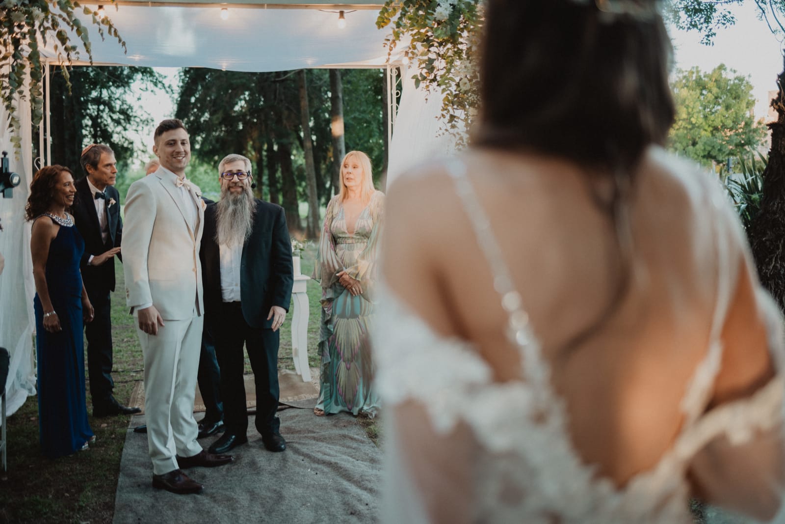 Ceremonia de casamiento en el parque