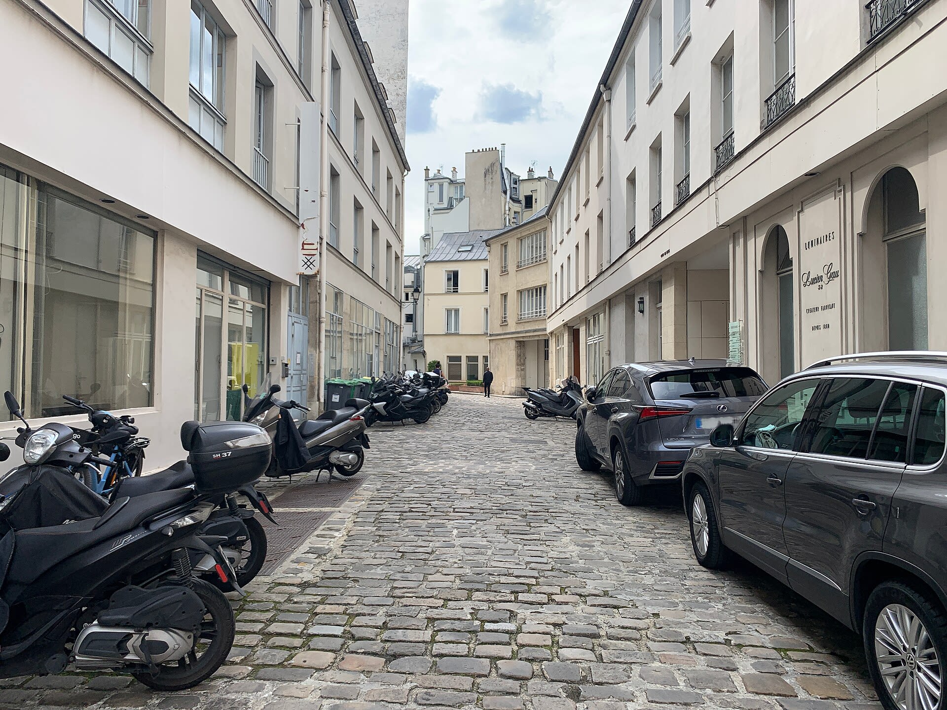 Cheval Blanc Paris, Paris