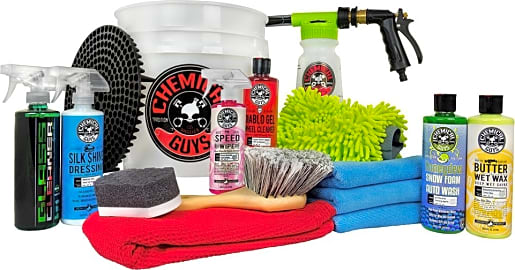 10 Important Things You Need In Your Car Cleaning Kit