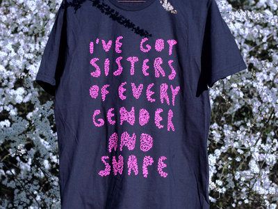 Sisters Tee in Black