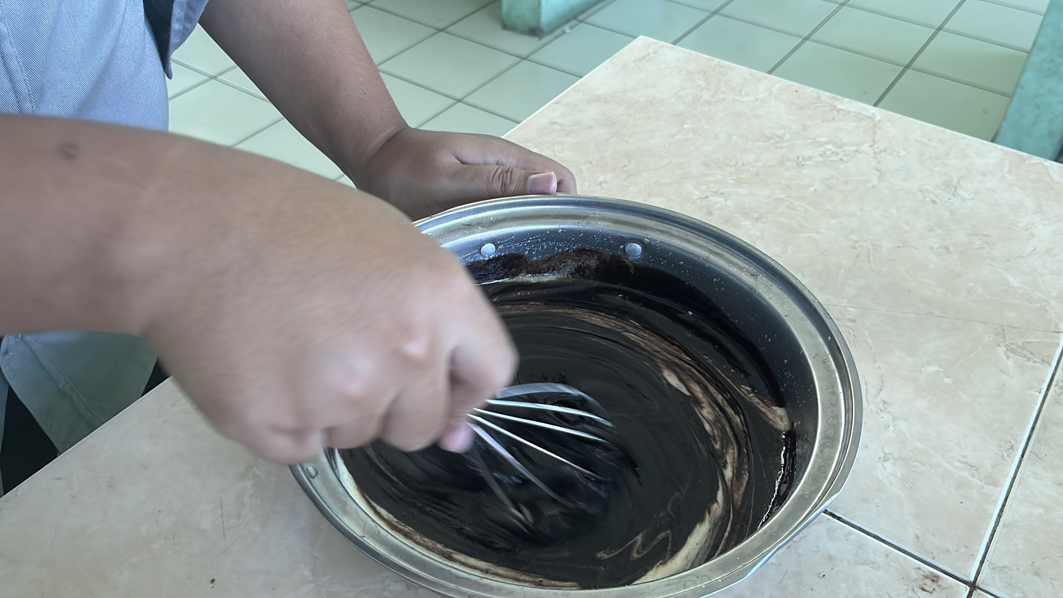 Teknik Whisk Pengadukan Homogen Adonan