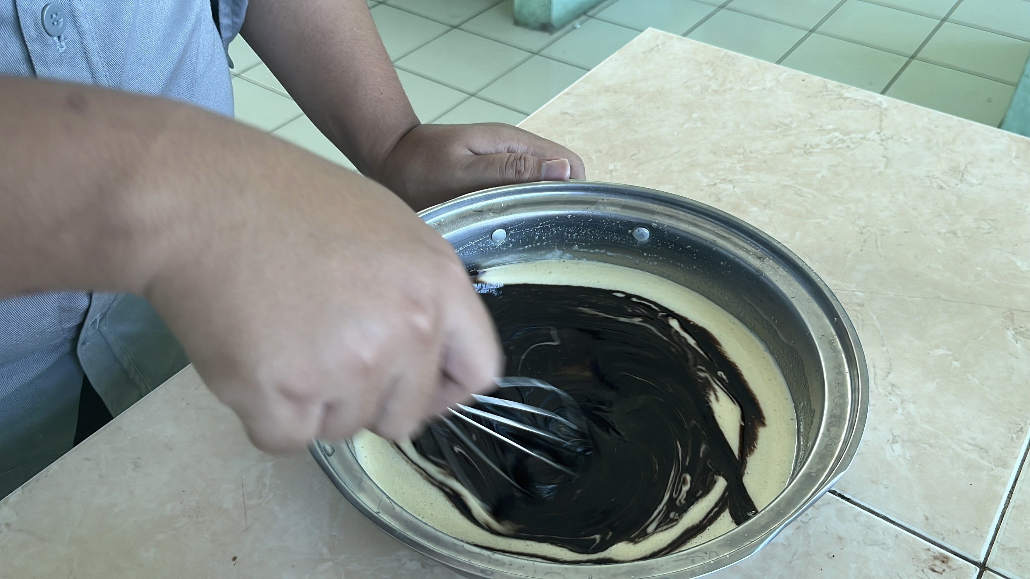Penaburan Topping Kelapa Parut Panggang
