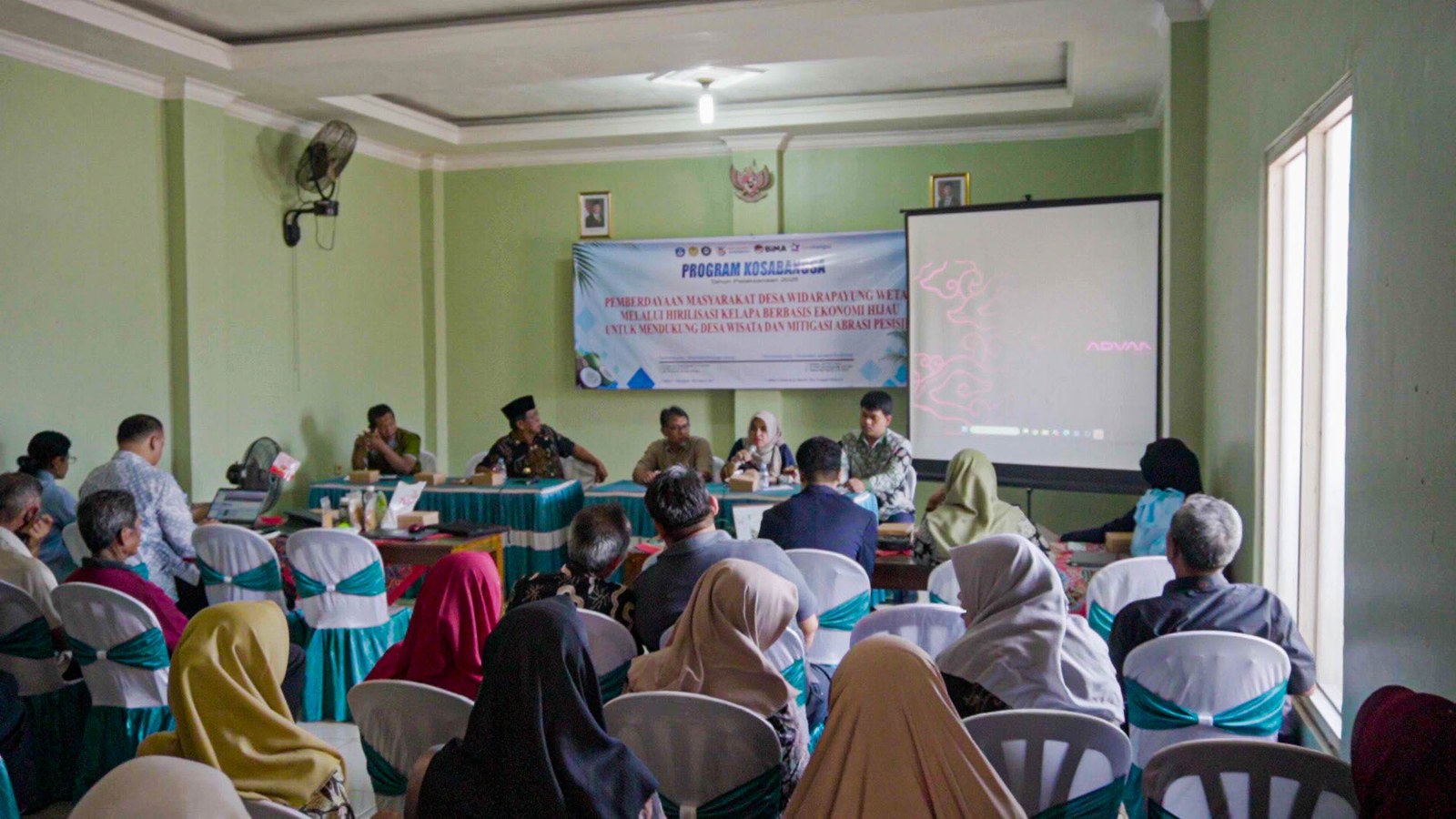 Sesi Sosialisasi & Rembuk Warga di Balai Pertemuan Desa