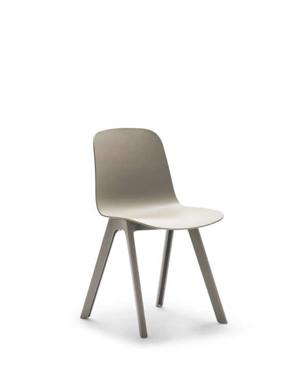 Chaise 4 pieds PP, coque PP - Loria