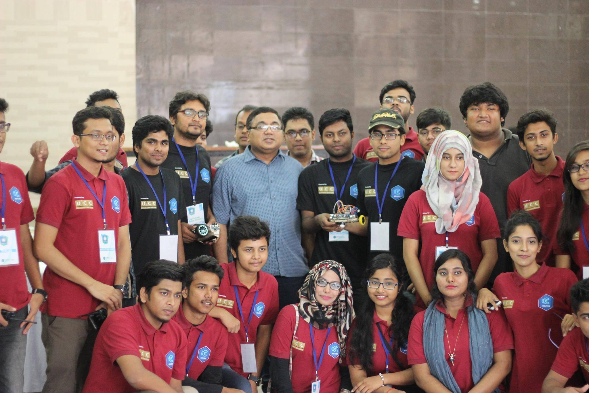 Participants and organisers with their robots at Cybernauts 2016