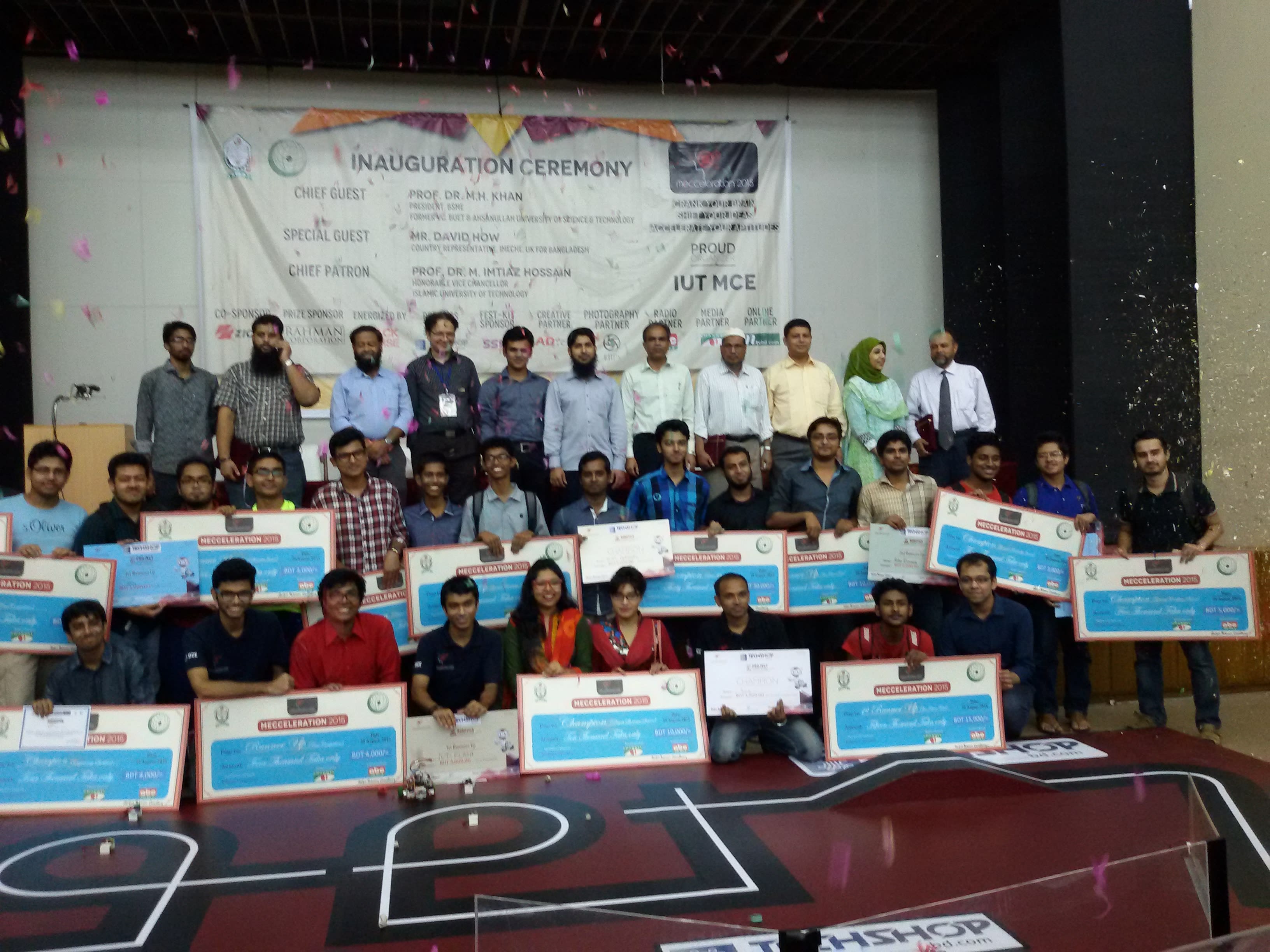 All prize winners with the guests and organisers at the Mecceleration 2015 prize-giving ceremony