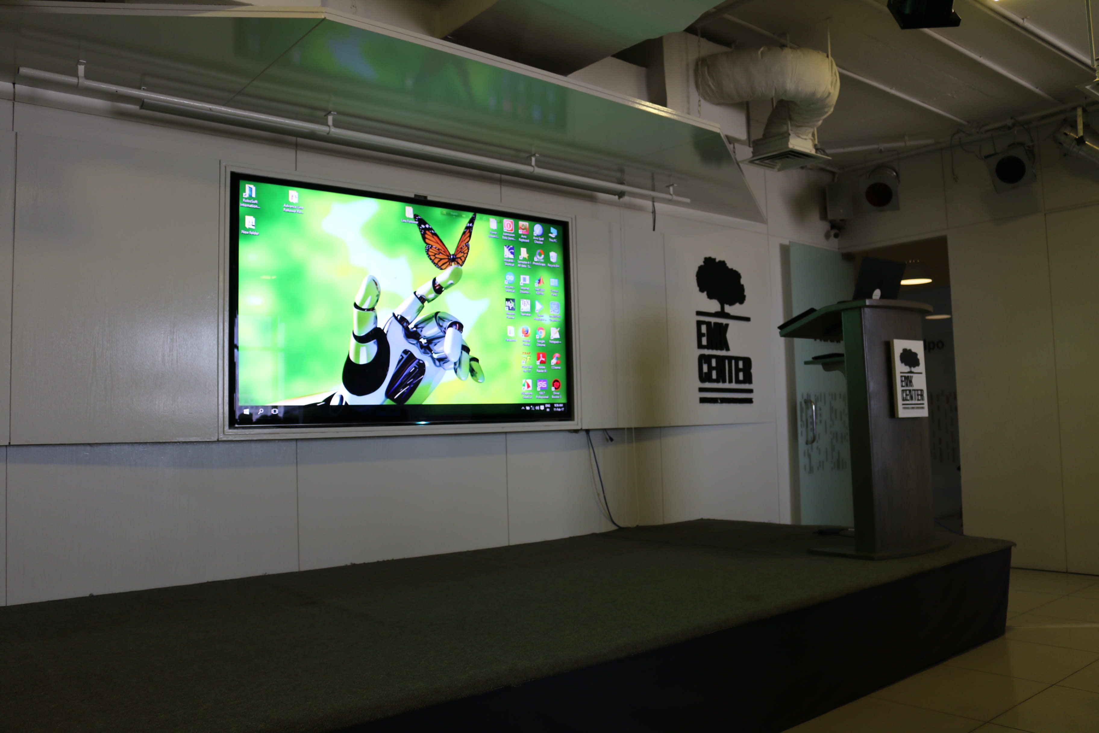 The EMK Center stage, ready for the Workshop on Advanced Line Follower Robot