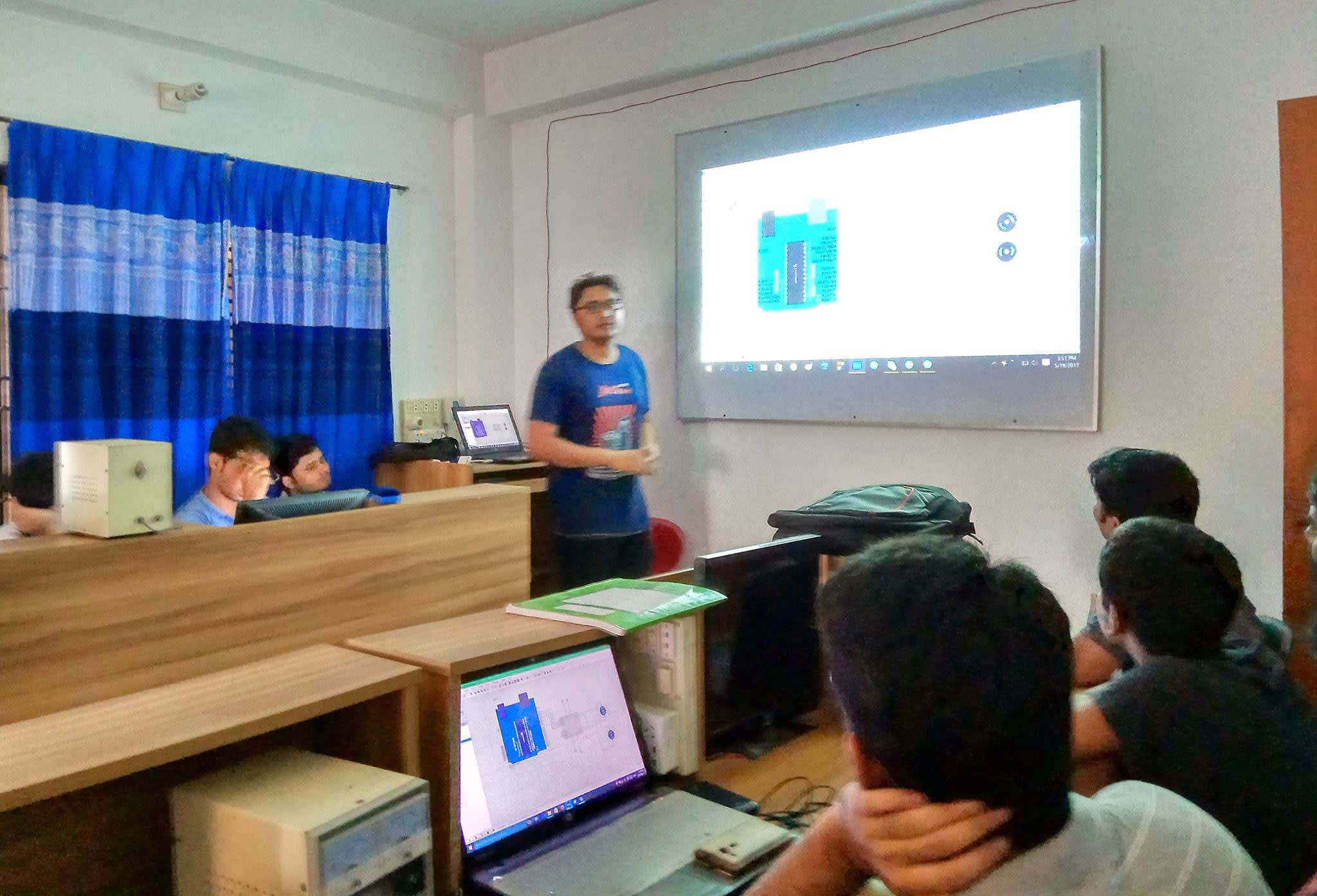 Teaching new DUET Robotics Club members to simulate an Arduino motor circuit in Proteus