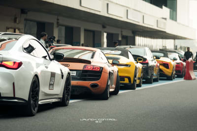 Garage Row, Full House