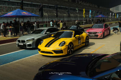 Pit Lane, Full Grid