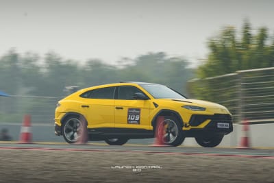 Urus Sideways