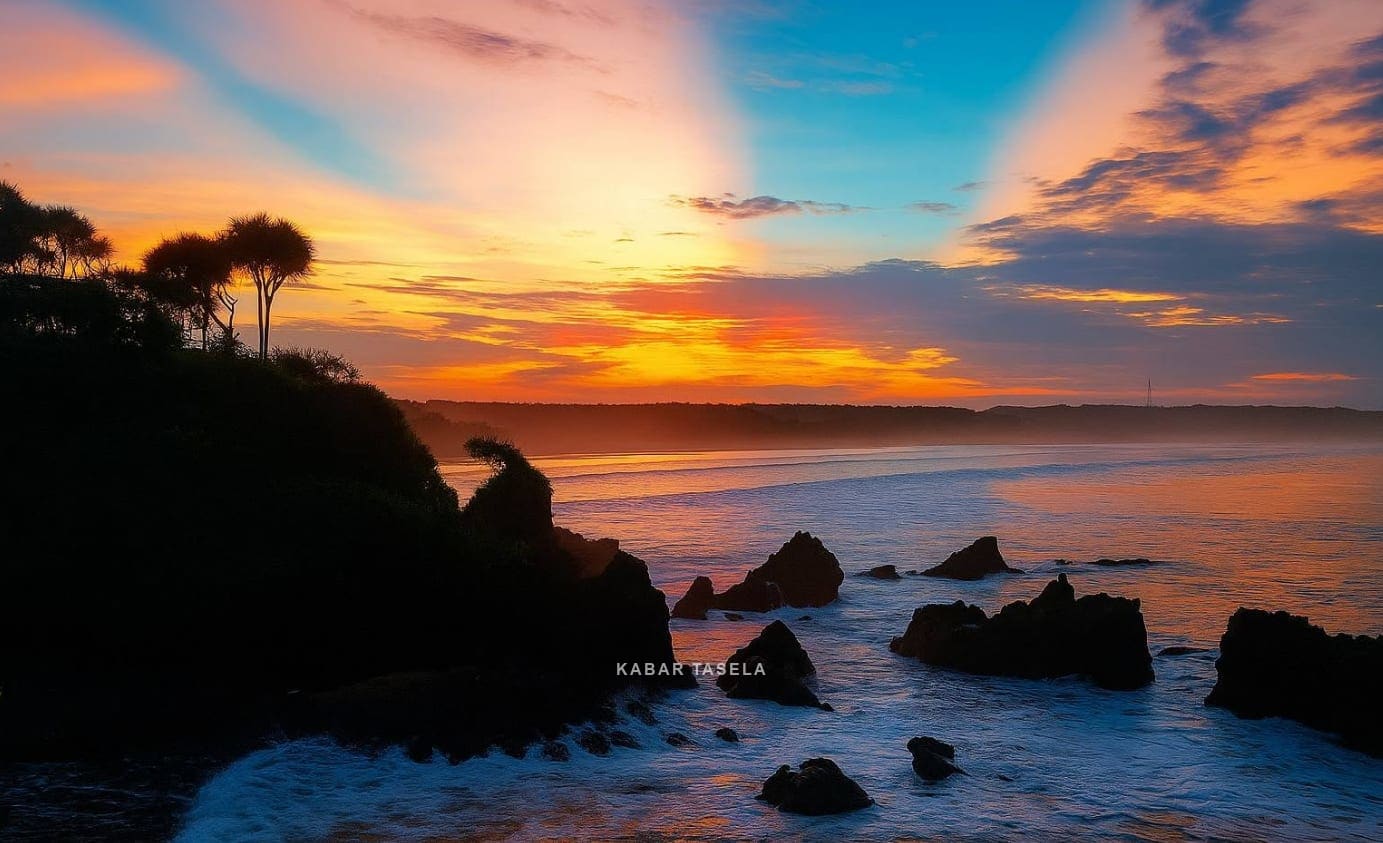 Pesona Pantai Karang Tawulan Tasela, Eksotisme Tebing Karang Mirip Tanah Lot Bali