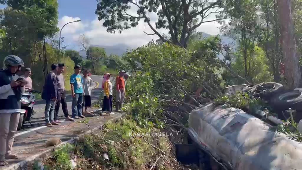 Truk Tangki Terjun ke Jurang Jalur Gentong Tasikmalaya, Sopir Luka-Luka