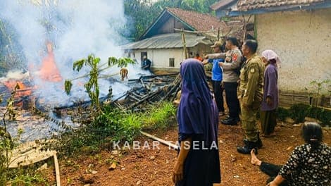 Tiga Rumah Panggung di Bojonggambir Terbakar, Diduga Akibat Sisa Bara Api Tungku Gula Aren 