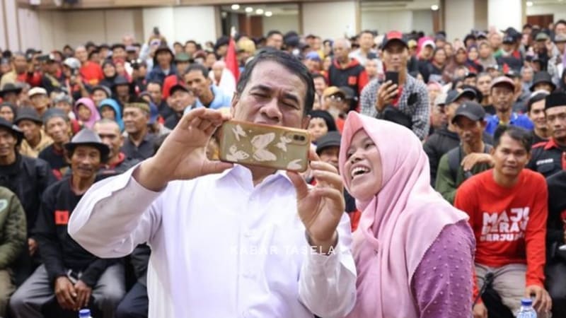Gerak Cepat Respons Keluhan Irigasi dan Pupuk, Mentan Amran Banjir Apresiasi Petani Indramayu