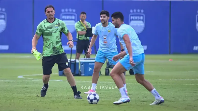 Kabar Baik bagi Maung Bandung: Sandy Walsh Kembali Merumput Usai Cedera Panjang