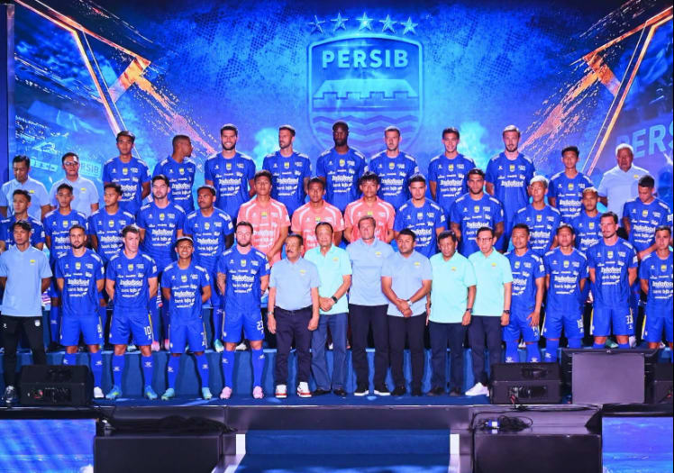 Persib Bandung Resmi Rilis 32 Pemain Musim 2026/2027 di Pesta Biru, Siap Tempur di Empat Kompetisi