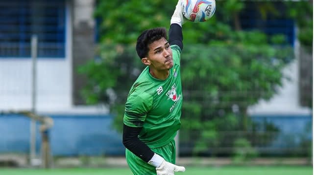 Kembali ke Sarang! Eks Kiper Persib Kevin Mendoza Ajak Bobotoh Birukan Si Jalak Harupat untuk Filipina