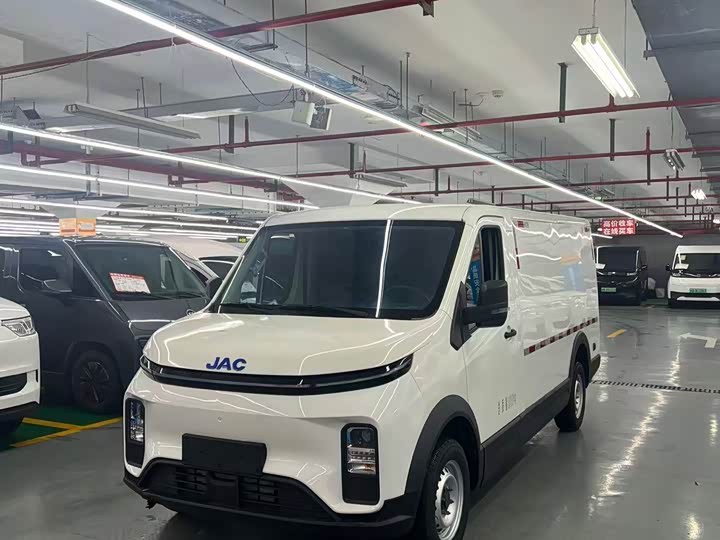 Electric vehicle 