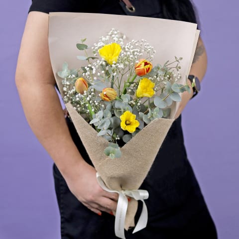 Tulip Bliss Posy  - Standard 1