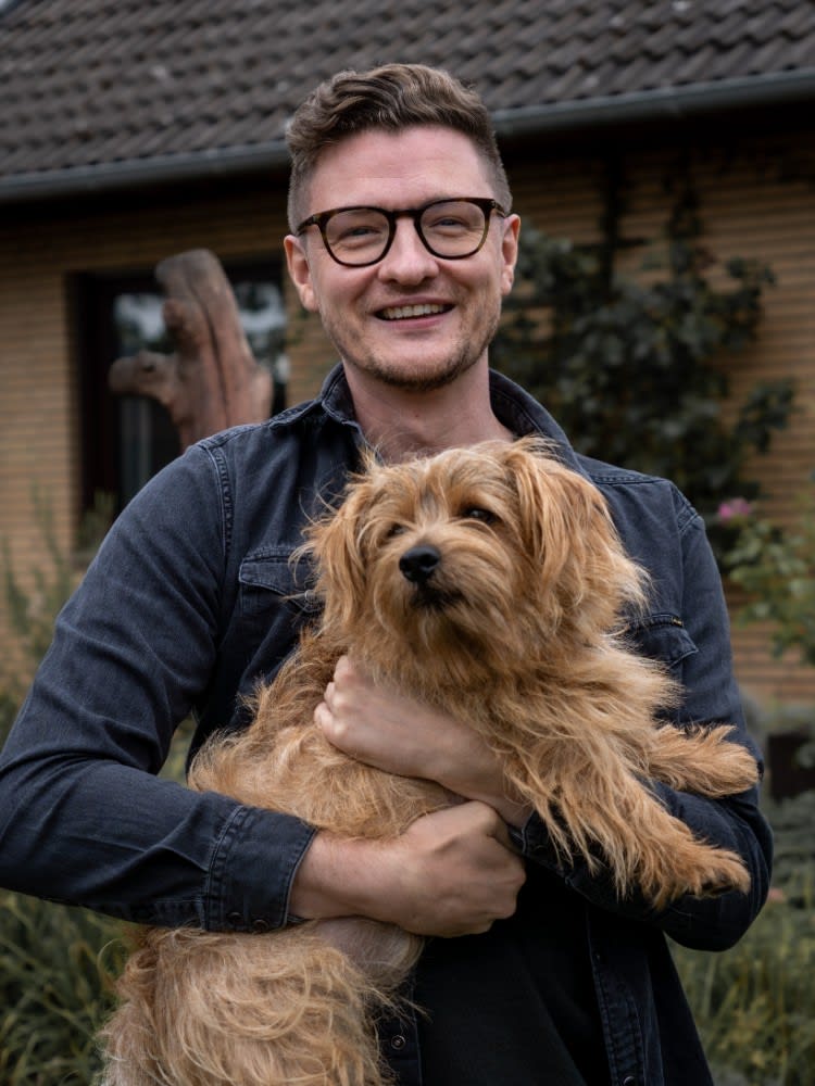 Dating profile photo option 2