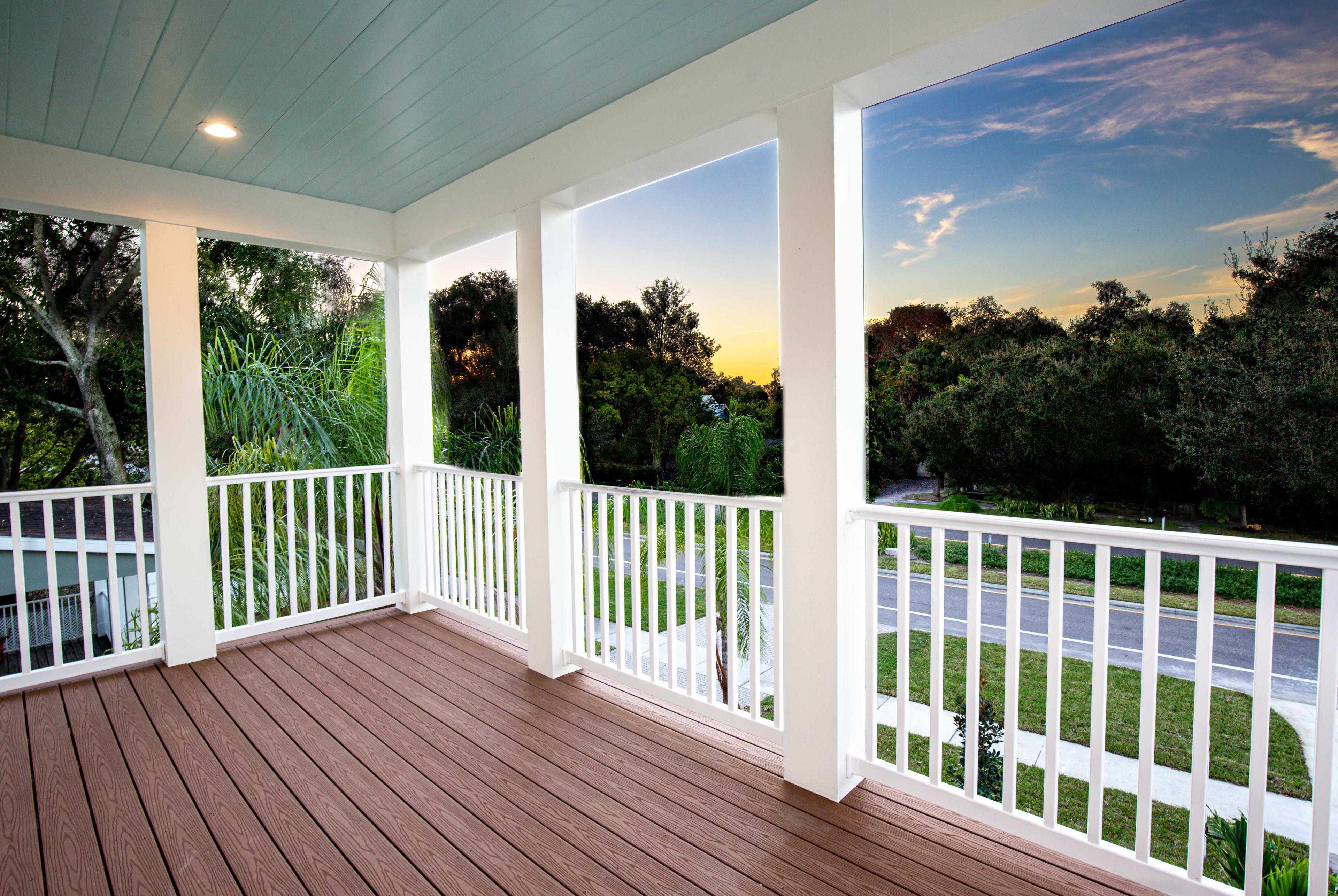 200 Series Railing on a Balcony-Superior