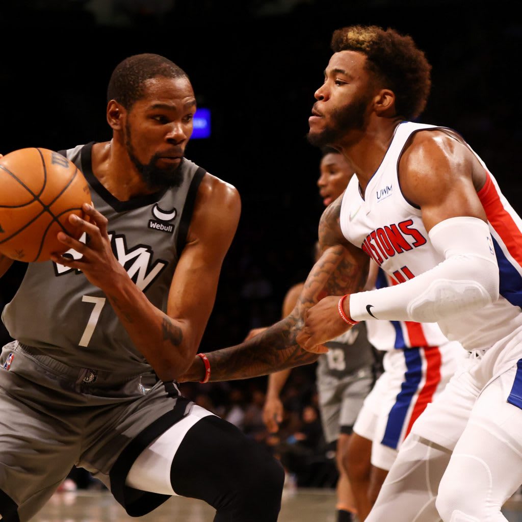 The Daily Swish: Kevin Durant Ejected, Melo Lights Up Rockets, Mavs Survive