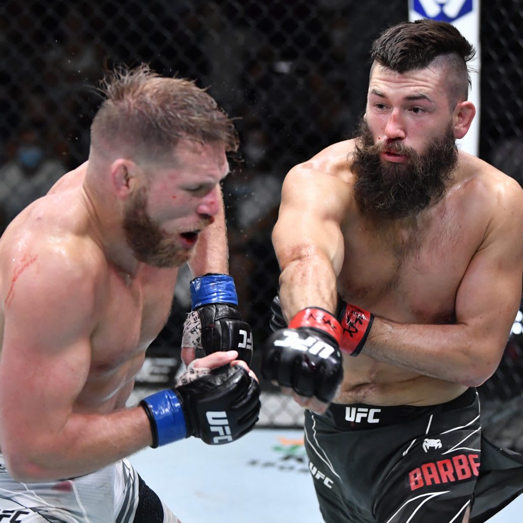 UFC 276: Bryan Barberena predicts ‘bloody’ brawl against Lawler – “it’s gonna go until someone falls over” UFC 276: Bryan Barberena predicts ‘bloody’ brawl against Lawler – “it’s gonna go until someone falls over”