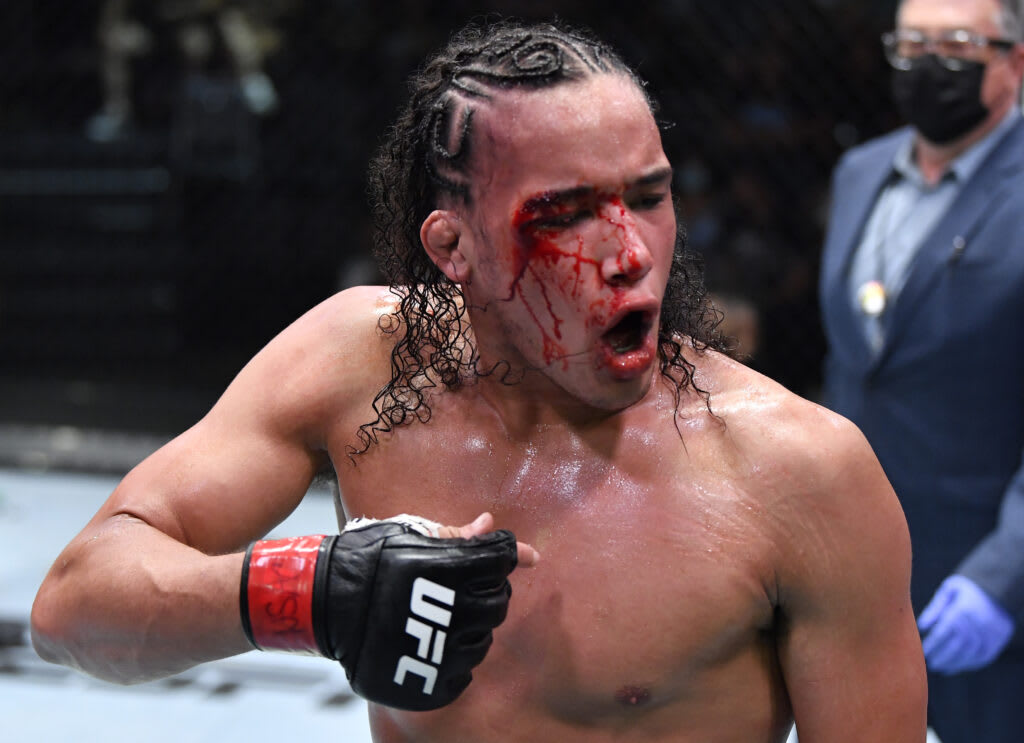UFC Vegas 59: Bryan Battle marvels at easy drop to 170 ahead of clash with “puzzle” Takashi Sato UFC Vegas 59: Bryan Battle marvels at easy drop to 170 ahead of clash with “puzzle” Takashi Sato