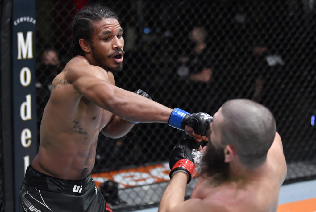 “I feel like he’s very beatable” Darian Weeks on Ian Garry ahead of UFC 273 “I feel like he’s very beatable” Darian Weeks on Ian Garry ahead of UFC 273