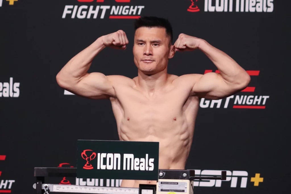 Alatengheili doubts Kevin Croom ahead of UFC Vegas 51: “I’m not even sure if he can make weight” Alatengheili doubts Kevin Croom ahead of UFC Vegas 51: “I’m not even sure if he can make weight”