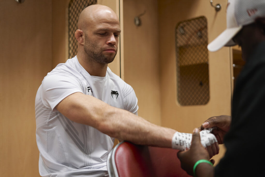 UFC London: Mike Grundy to put on a show, finish Makwan Amirkhani inside two rounds UFC London: Mike Grundy to put on a show, finish Makwan Amirkhani inside two rounds