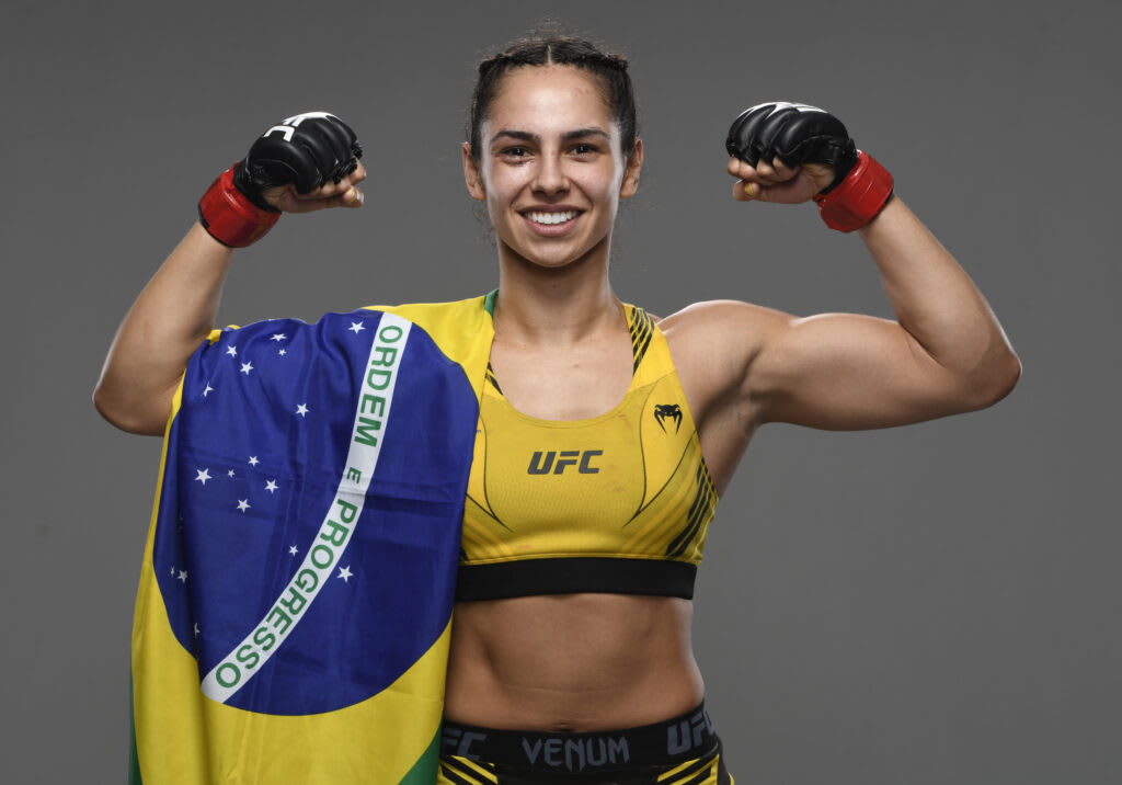 Ariane Lipski after receiving online backlash: “Hard moments make you stronger” Ariane Lipski after receiving online backlash: “Hard moments make you stronger”