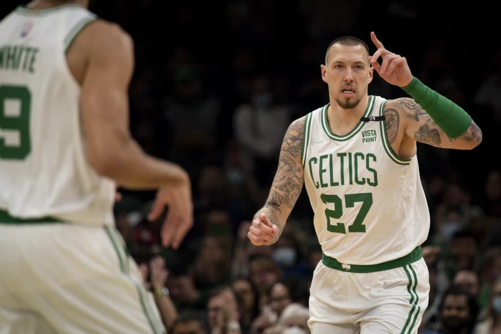 Breaking down Daniel Theis’ importance as a cutter Breaking down Daniel Theis’ importance as a cutter