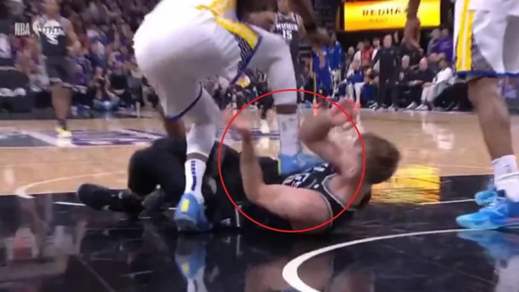 Draymond Green ejected for stomping on Sabonis