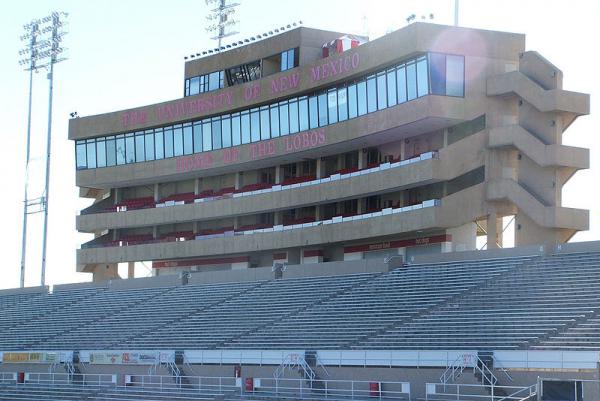 Hotels near University Stadium