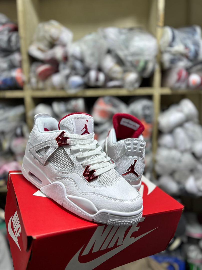 Jordan 4 Retro – White & Red Inner Lining | Classic Leather OG-Inspired Basketball Sneakers