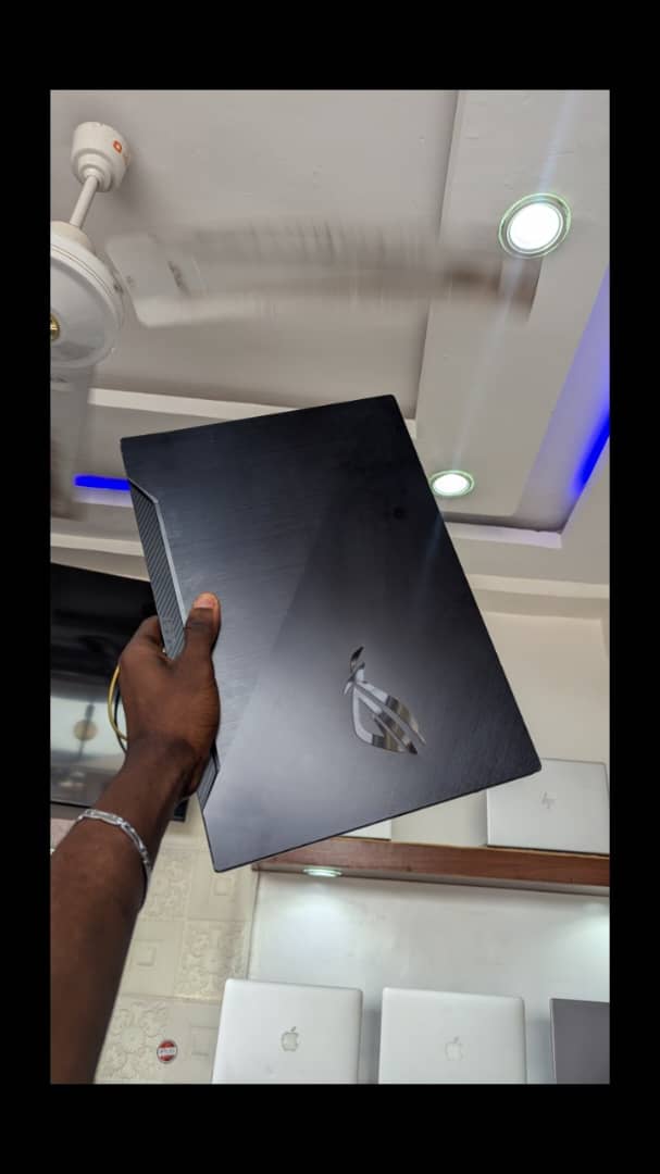 Asus Rog ZEPHYRUS  AMD Ryzen 7 1
