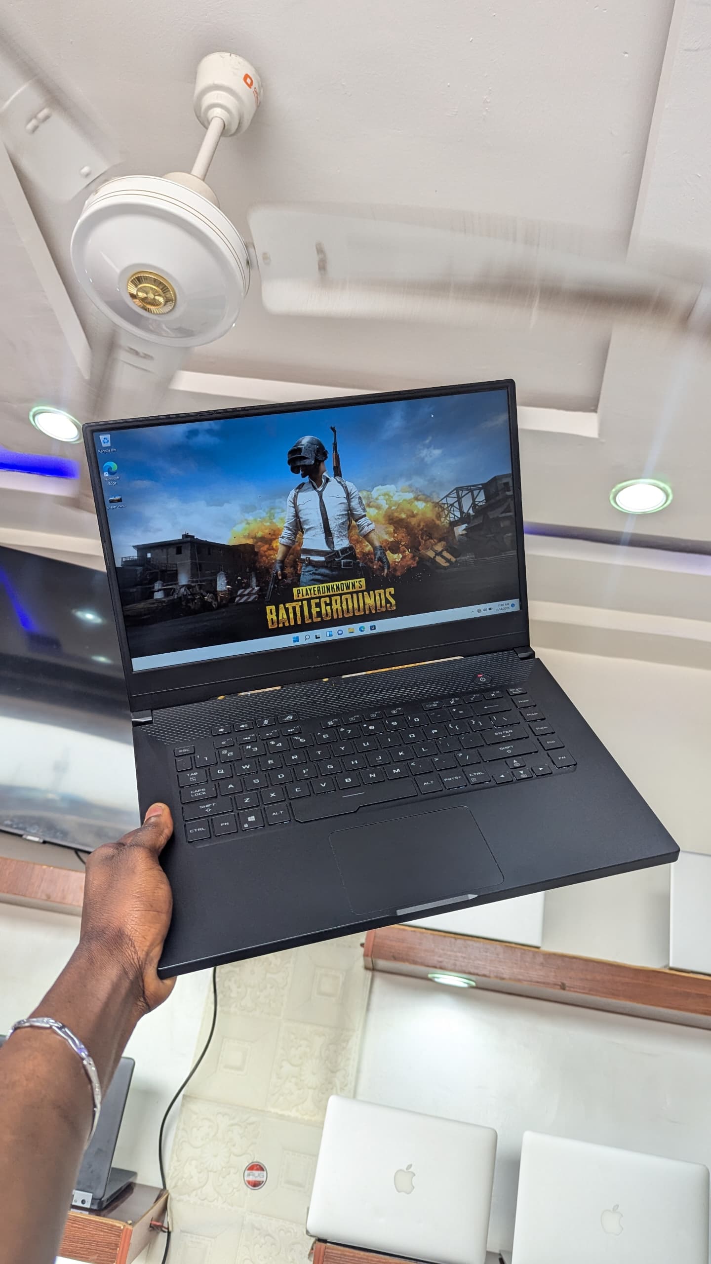 Asus Rog ZEPHYRUS  AMD Ryzen 7