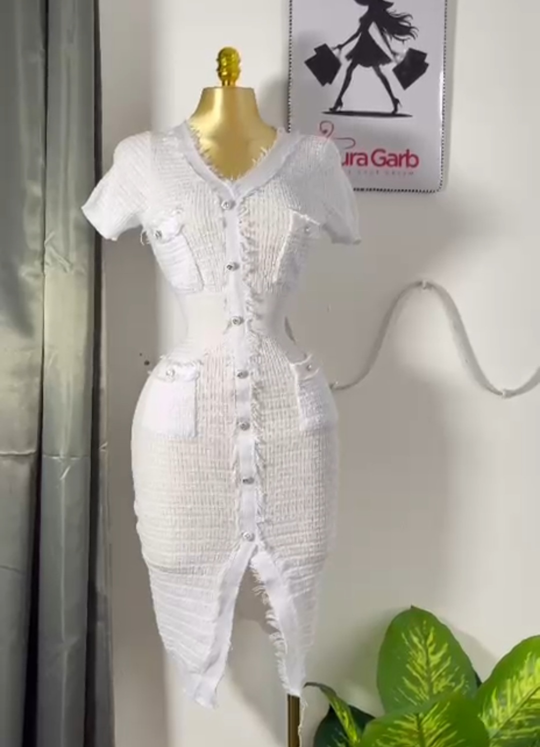 Elegant White Button-Down Dress with Pockets
