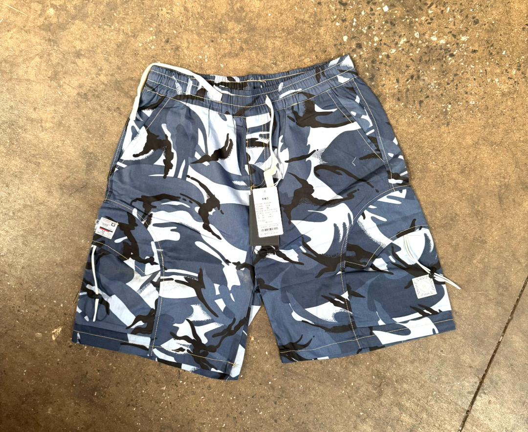 Exclusive 2-in-1 Clothing Deal - Trendy Top & Stylish Bottom  2